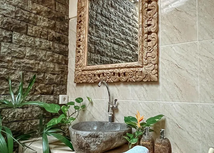 Puri Lumbung 3*