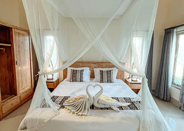 Puri Lumbung 3*